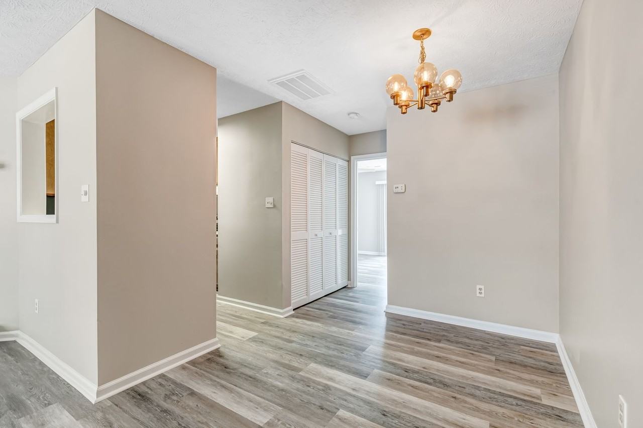 105 Beacon Way - Photo 4 of 14