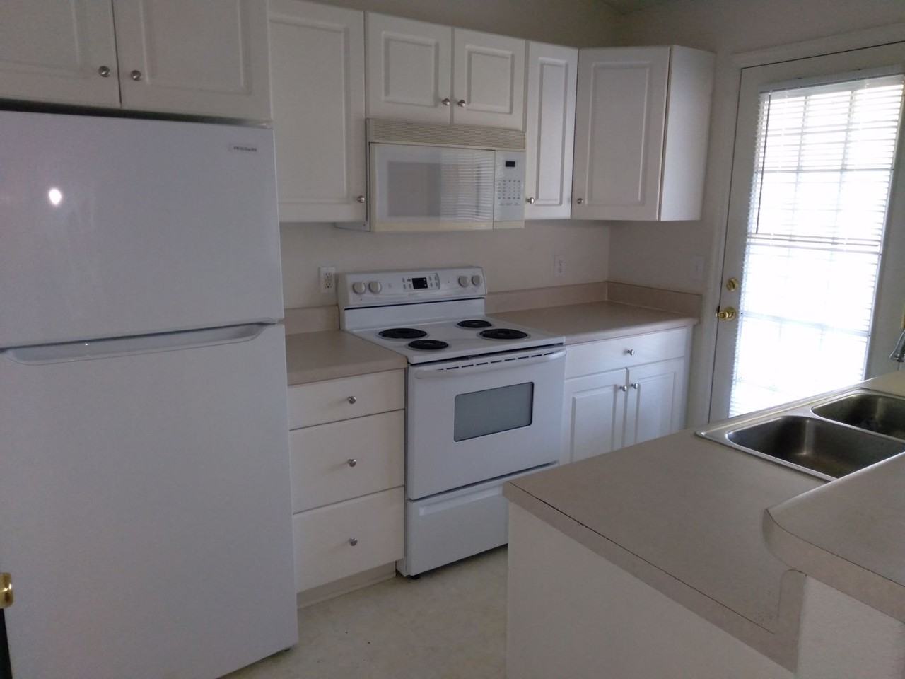 139 John Ct - Photo 4 of 16