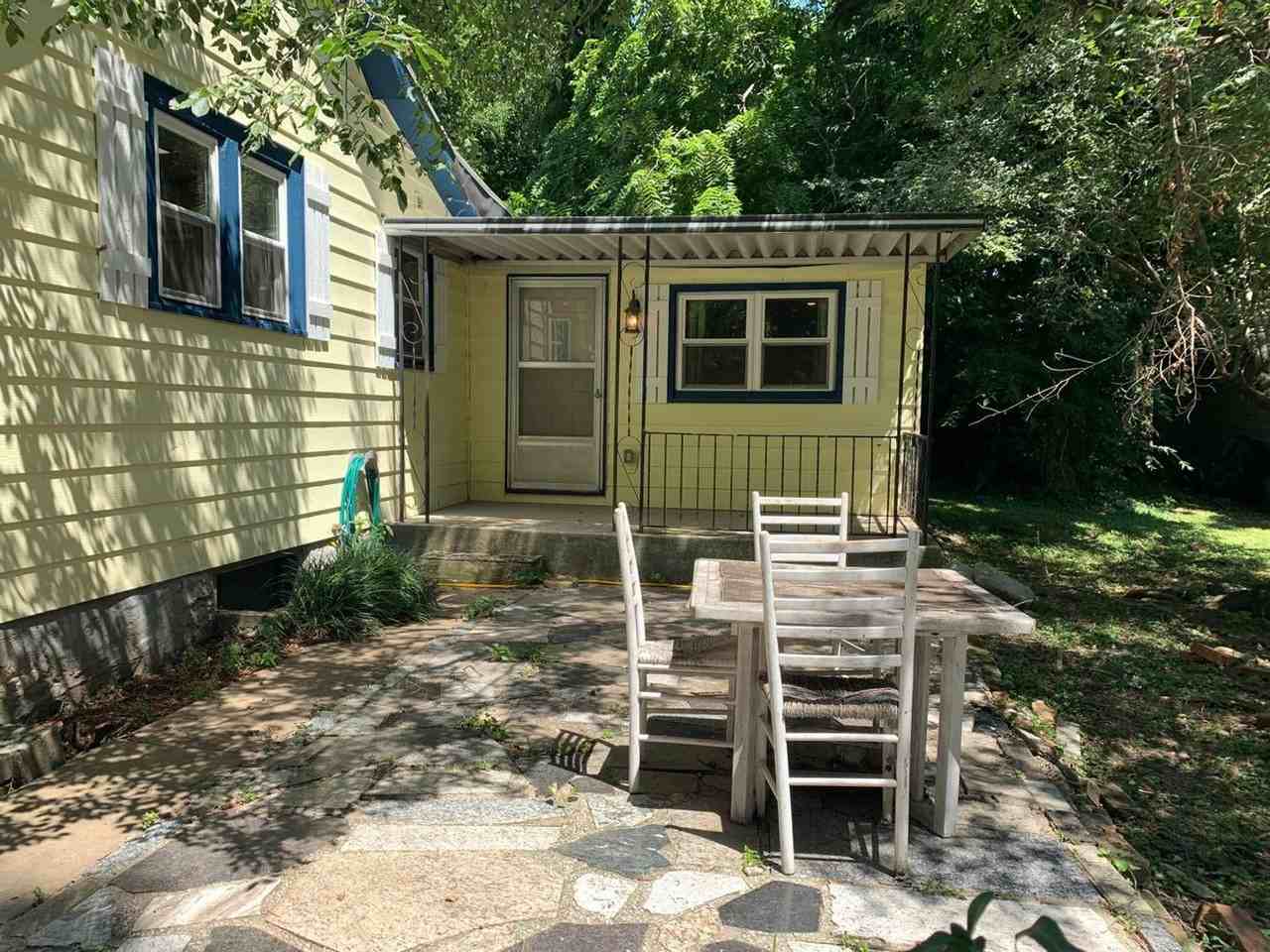 1444 N Sherman Ave - Photo 4 of 26