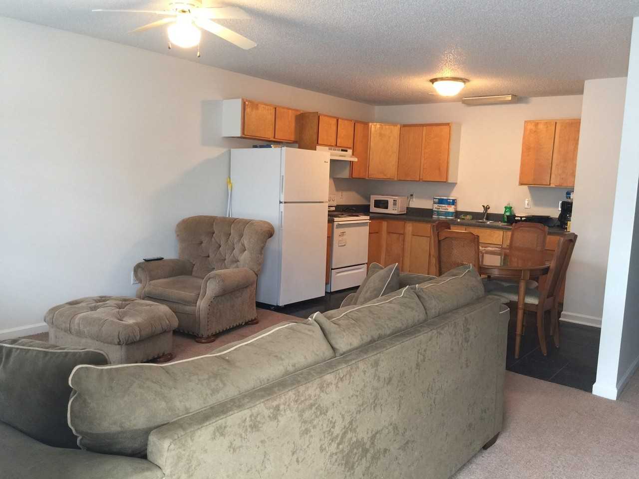 134 W Pine St - Photo 2 of 6