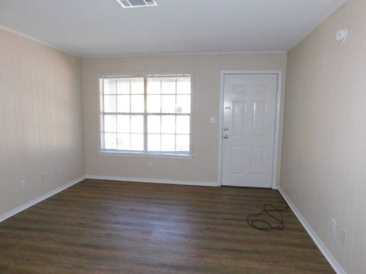 5820 Sanders Ave #E - Photo 3 of 15