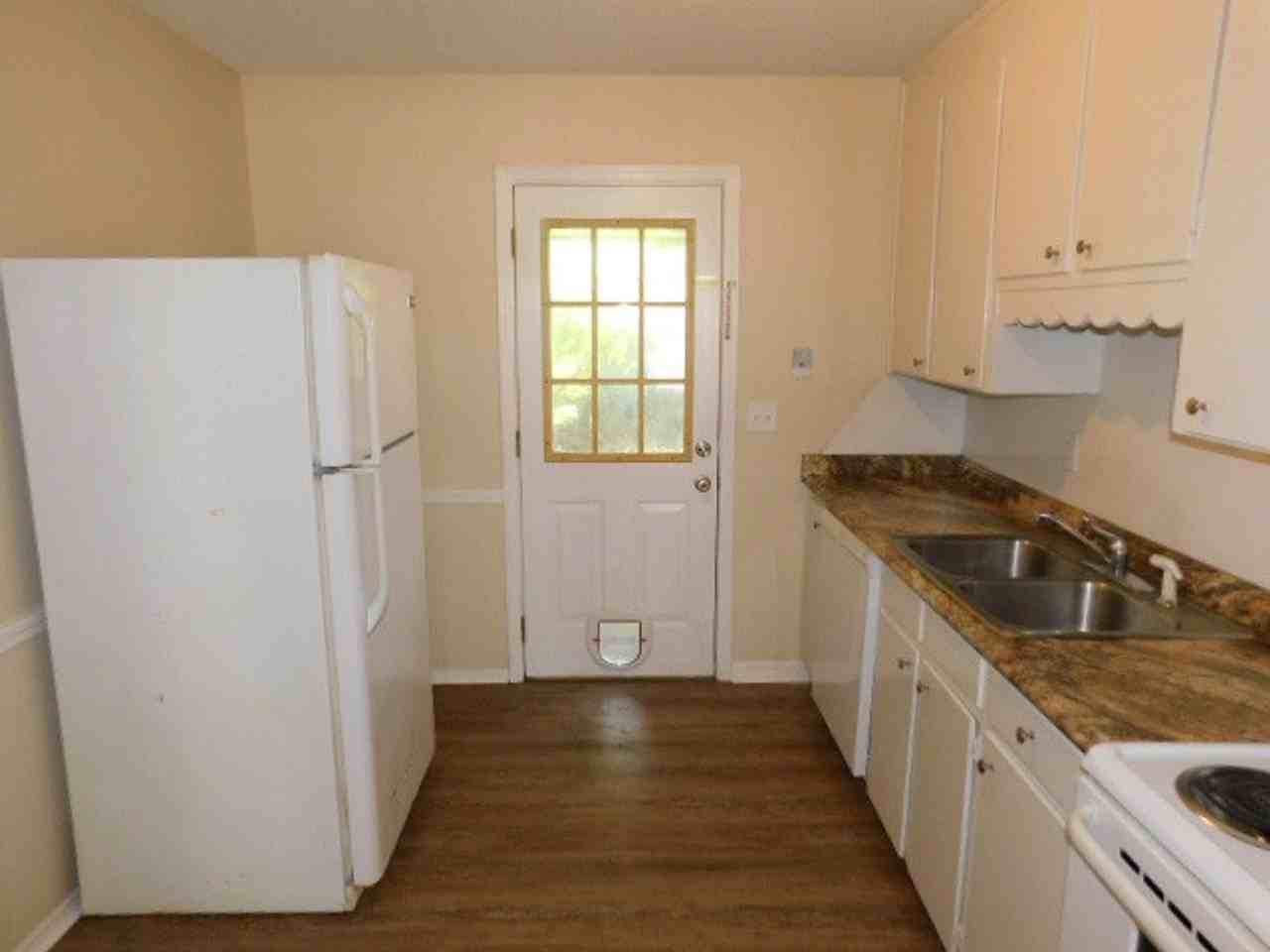5820 Sanders Ave #E - Photo 6 of 15