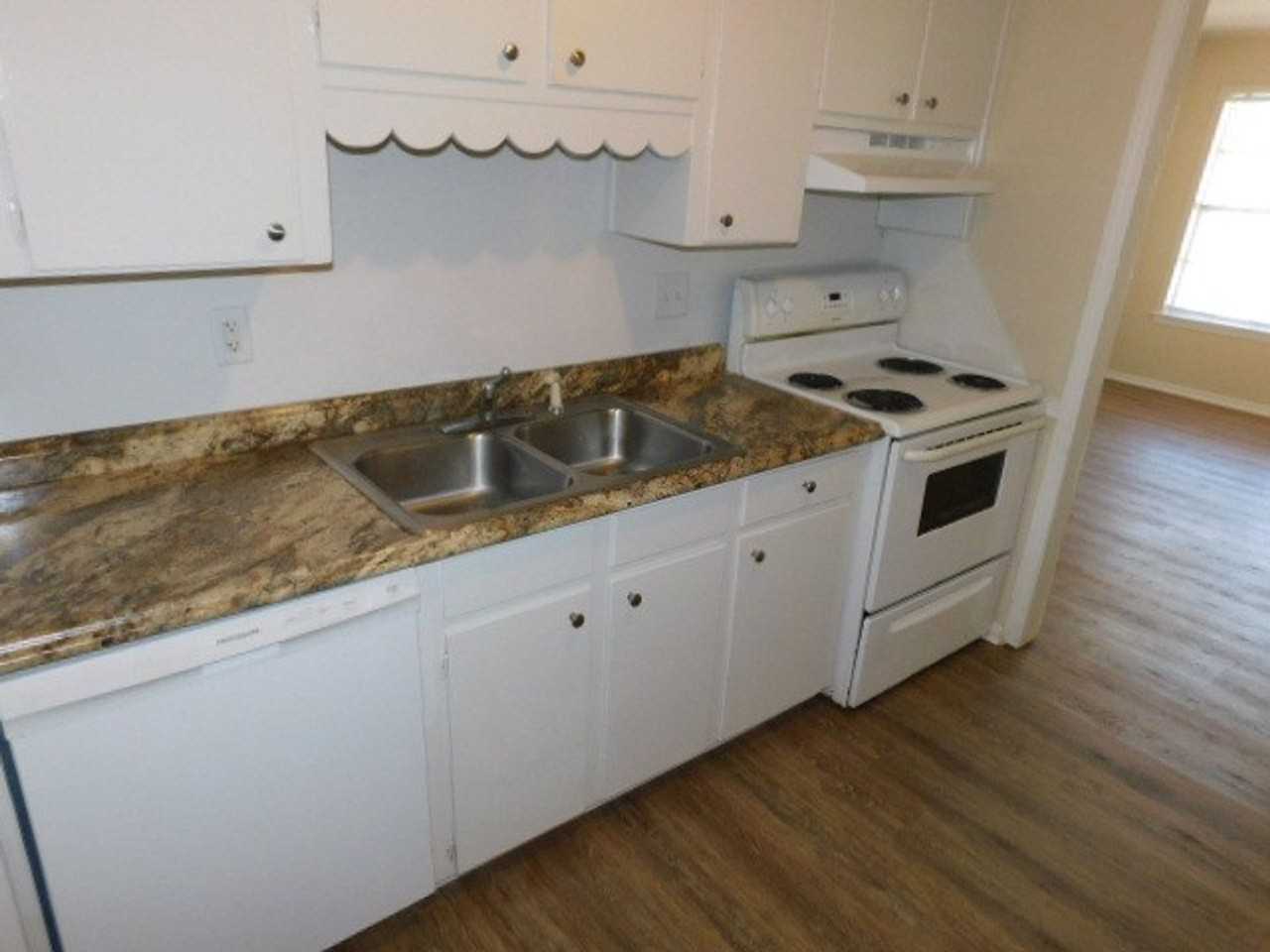 5820 Sanders Ave #E - Photo 7 of 15