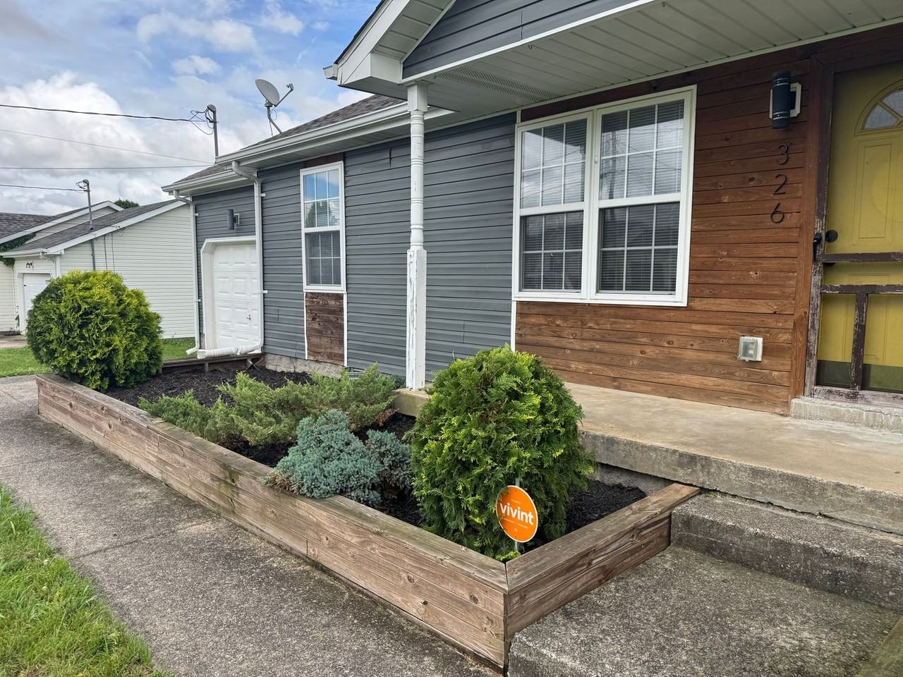 326 Atlantic Ave - Photo 3 of 18