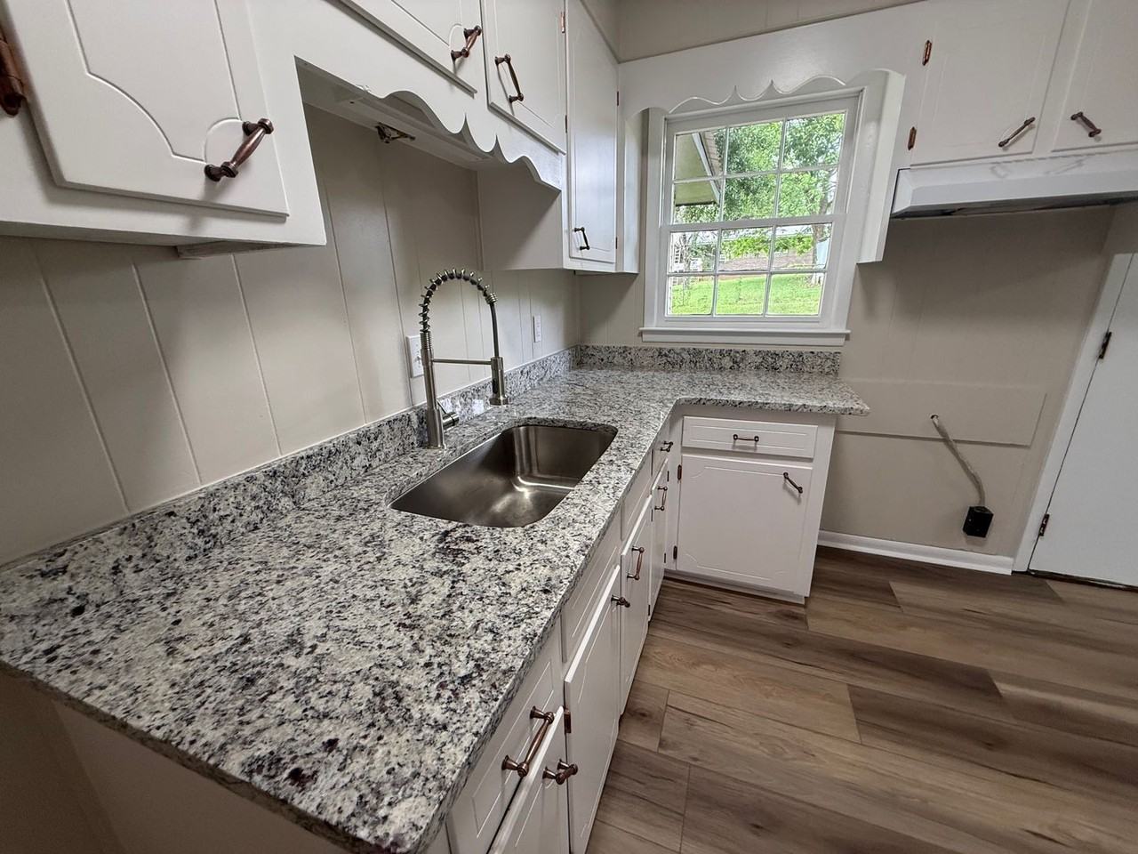 1217 Frederick Rd - Photo 4 of 12