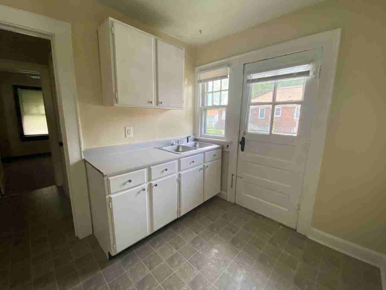 1250 N Colorado Ave - Photo 6 of 9