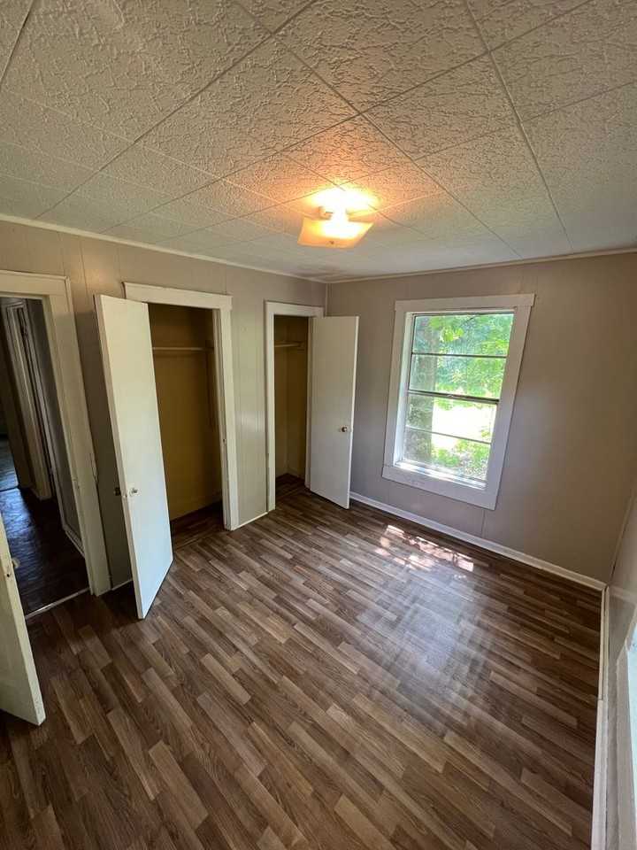 7024 Elsie St - Photo 4 of 8