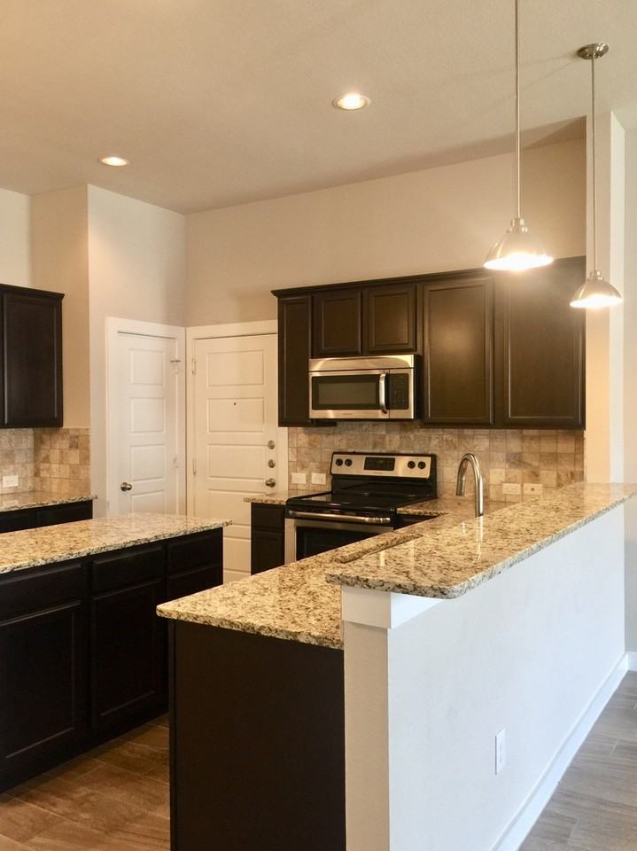 914 Chaparral Trl - Photo 4 of 13