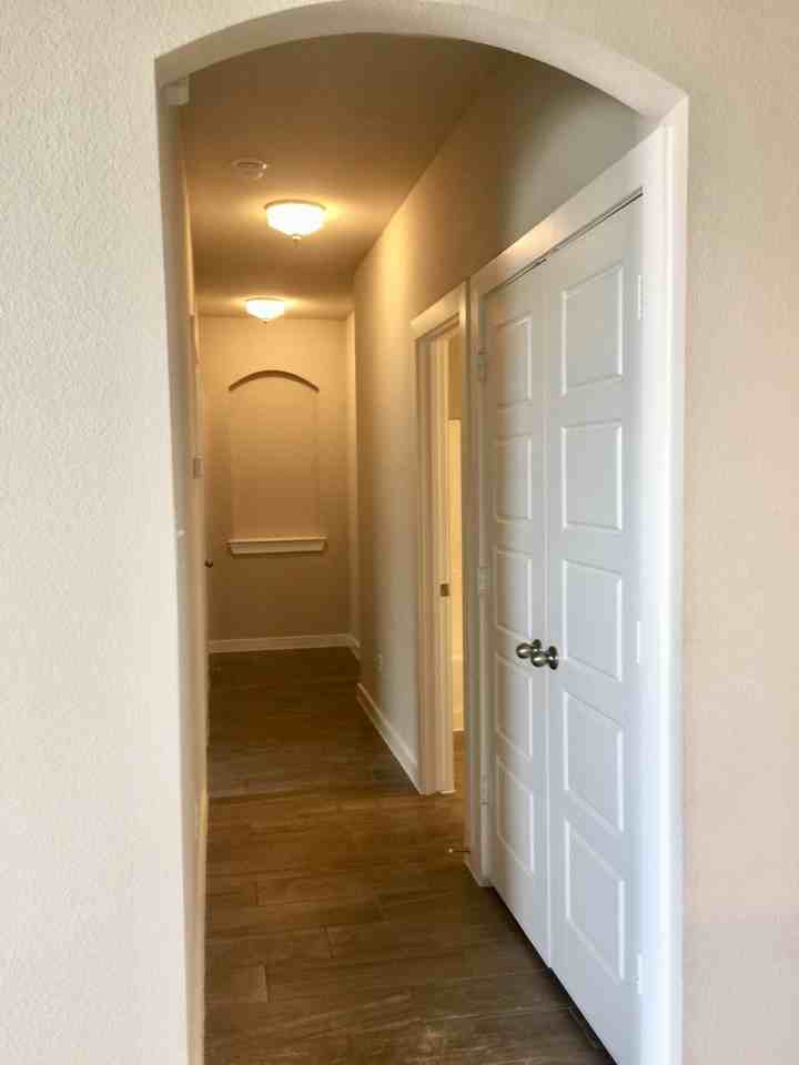914 Chaparral Trl - Photo 6 of 13