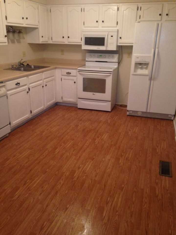 4920 Oakbrook Ct - Photo 2 of 9