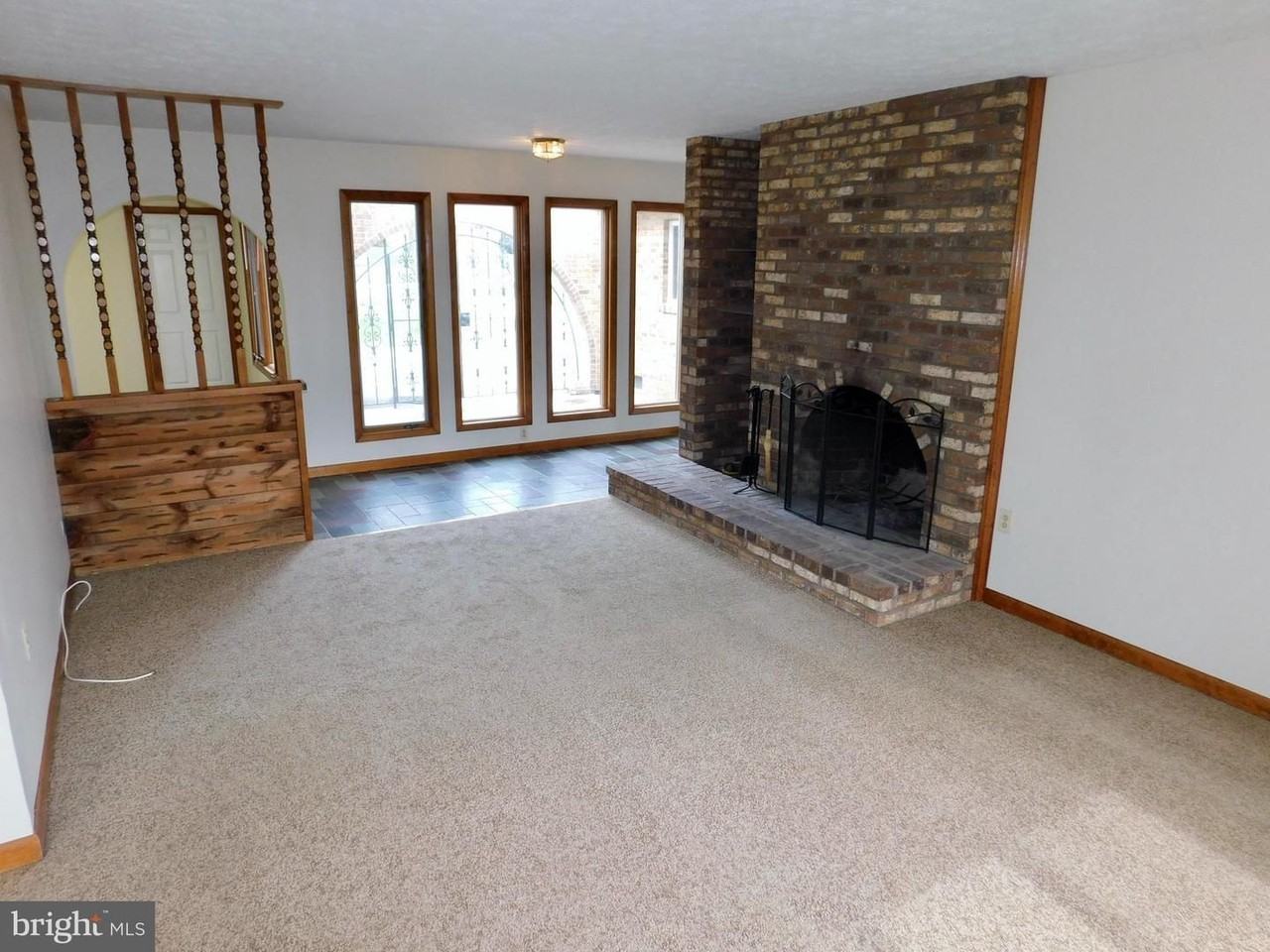 715 Shawnee Brooke Dr - Photo 2 of 9