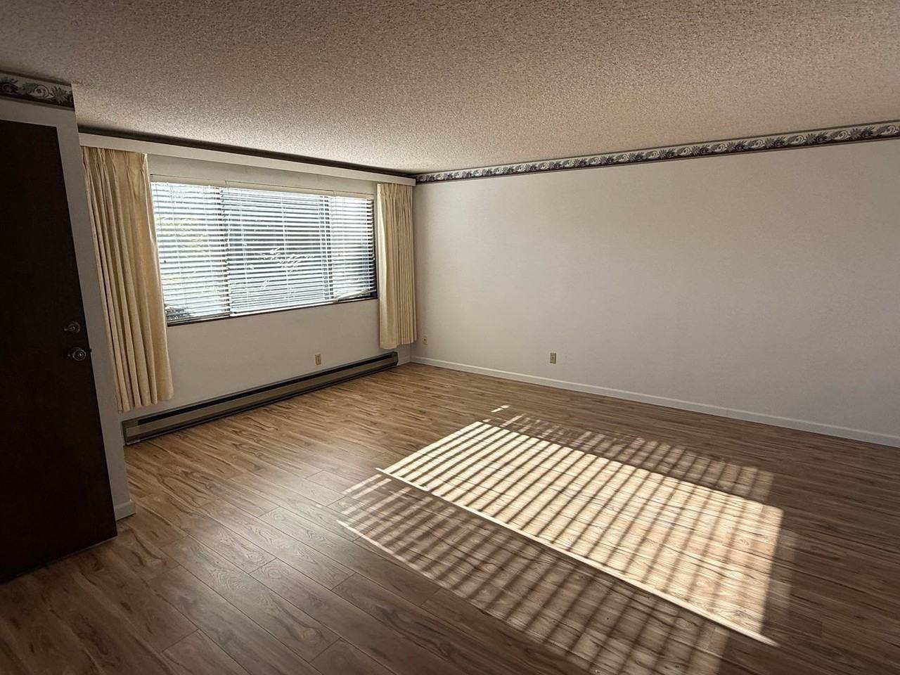 2209 Colby Ave #4 - Photo 5 of 18