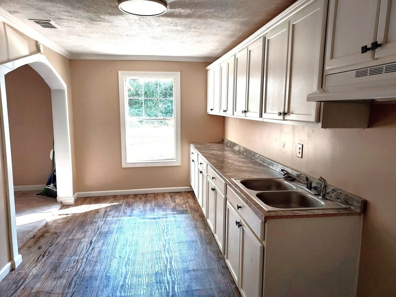 2517 Obie Clark Ave - Photo 4 of 16