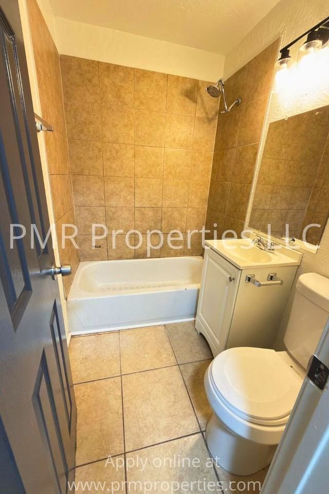 1808 Nw Williams Ave - Photo 6 of 9