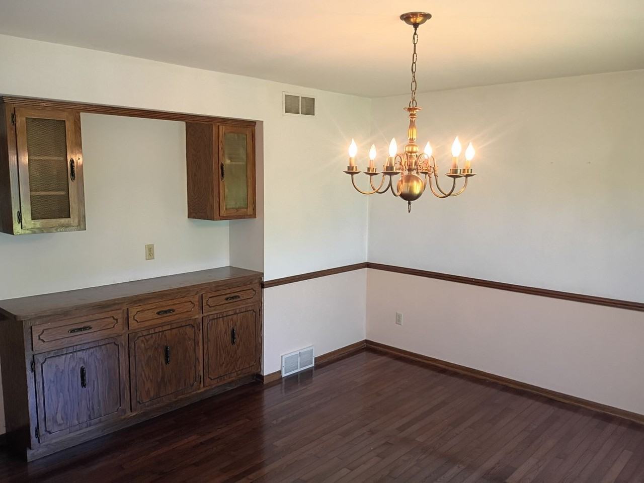 20550 Coventry Dr - Photo 3 of 26