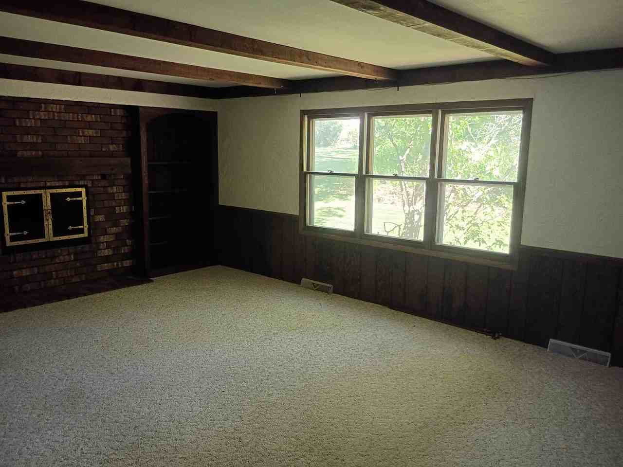 20550 Coventry Dr - Photo 6 of 26