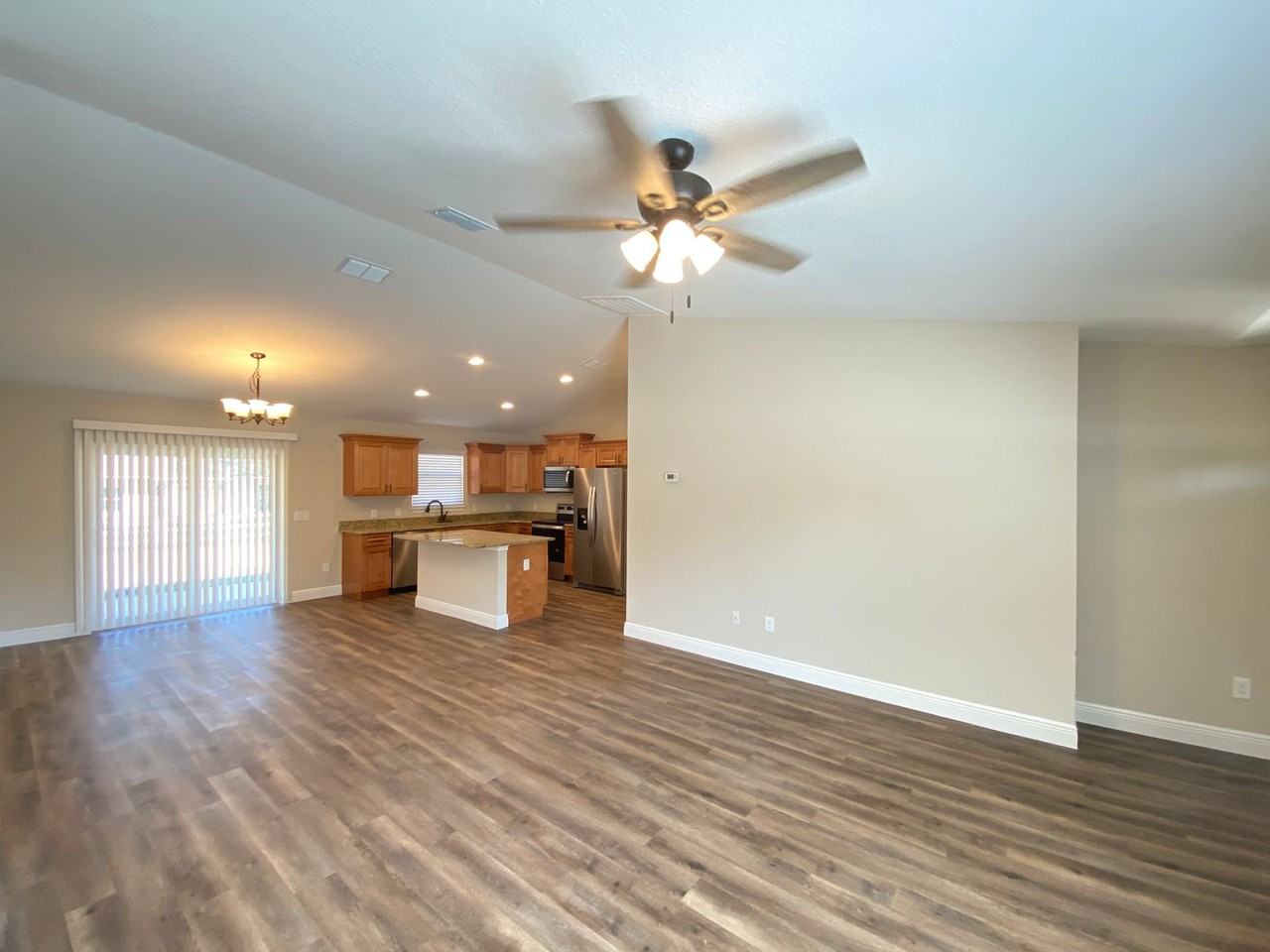 7 Bahia Pass Dr - Photo 4 of 32