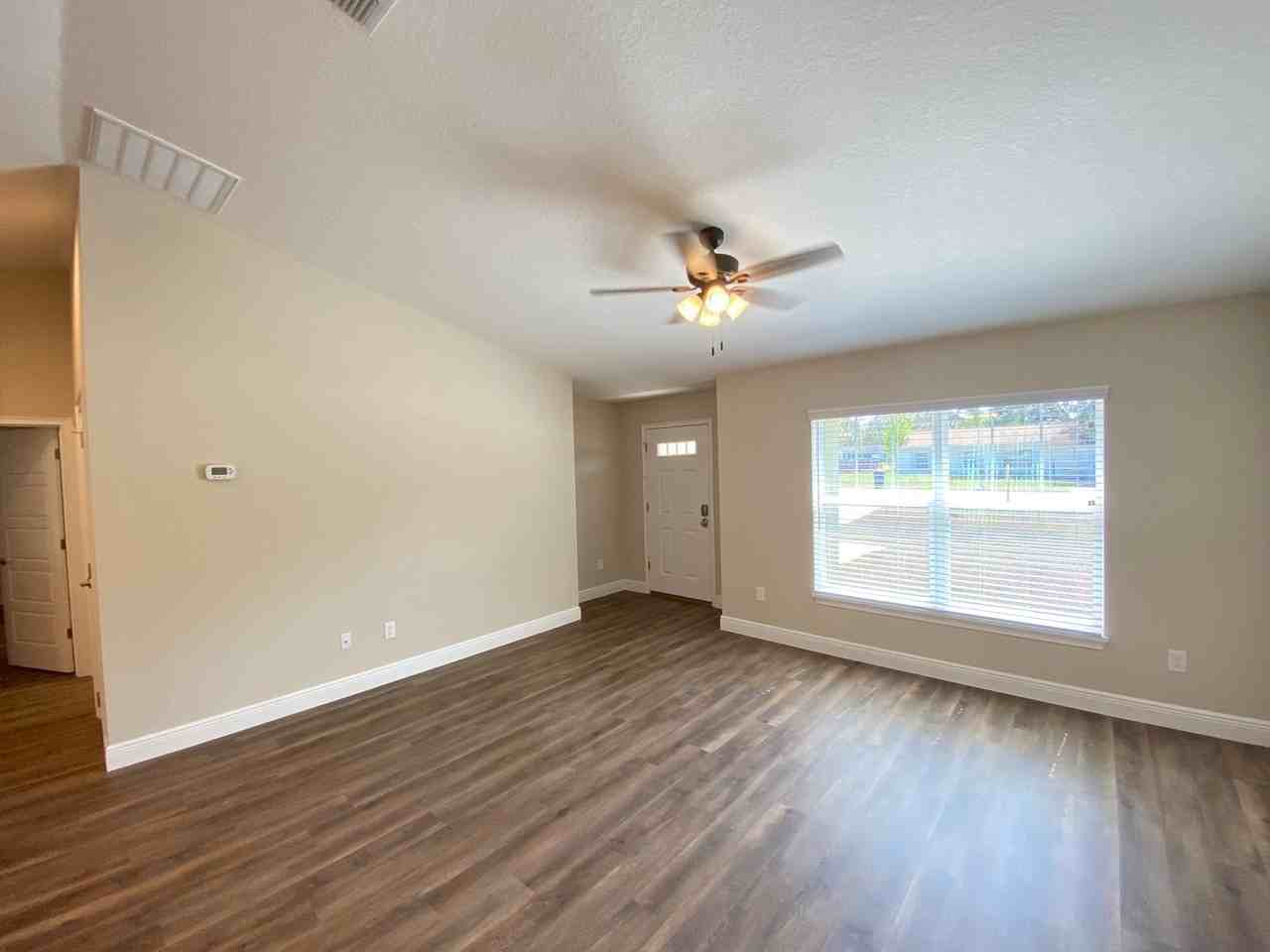 7 Bahia Pass Dr - Photo 5 of 32