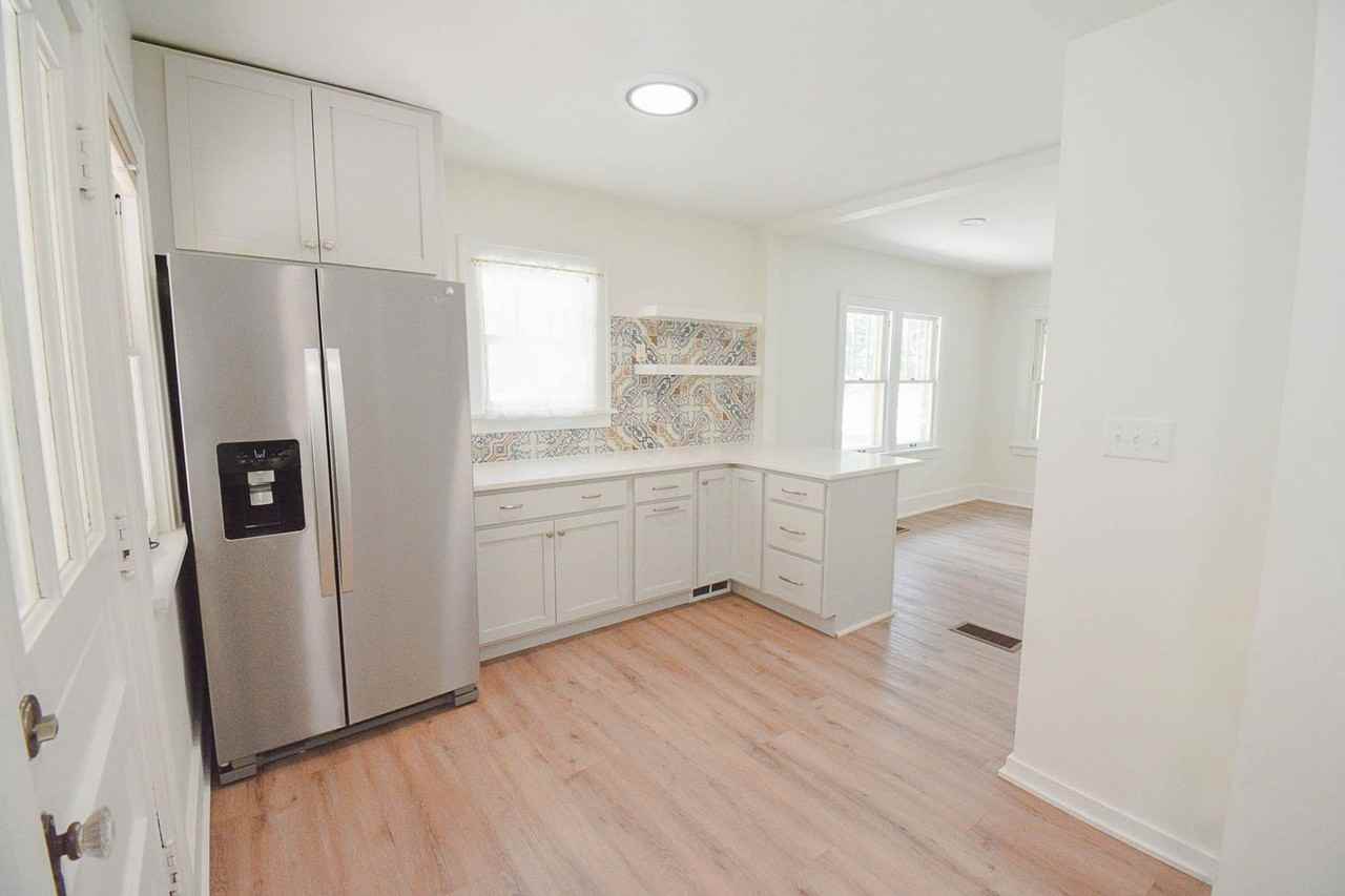 729 7th Ave Sw - Photo 2 of 17