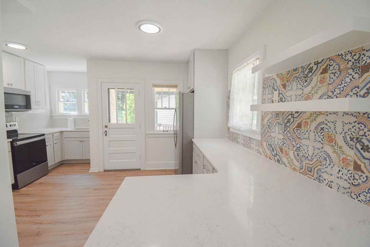 729 7th Ave Sw - Photo 4 of 17