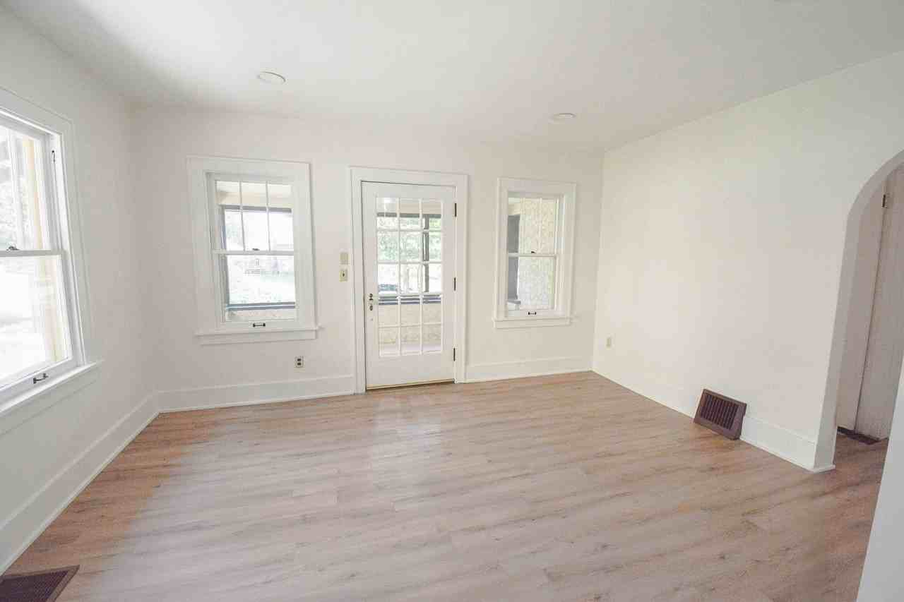 729 7th Ave Sw - Photo 5 of 17