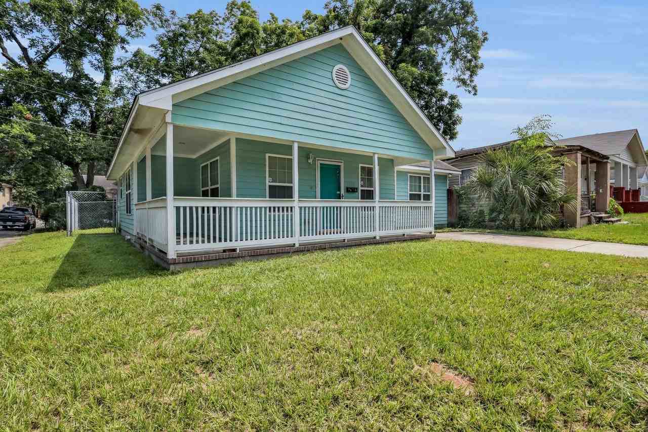 1202 E Waldburg St - Photo 2 of 20