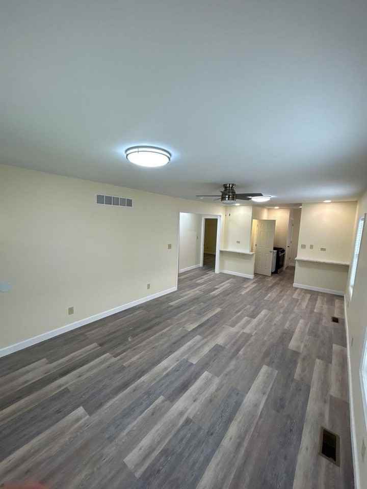 2103 Kossuth St - Photo 3 of 12