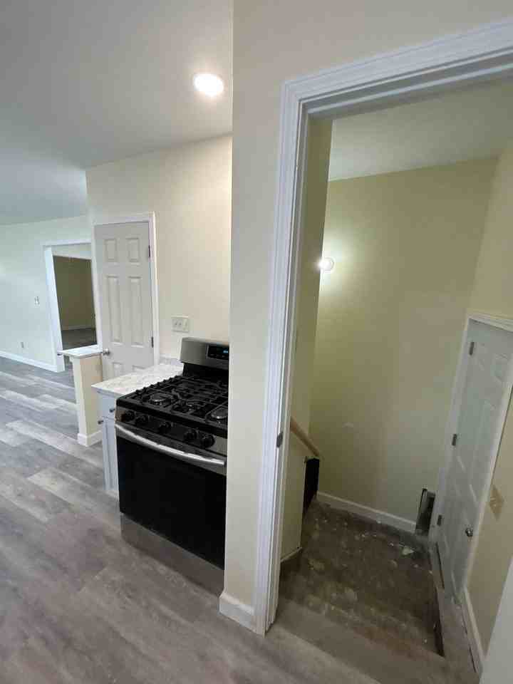 2103 Kossuth St - Photo 6 of 12