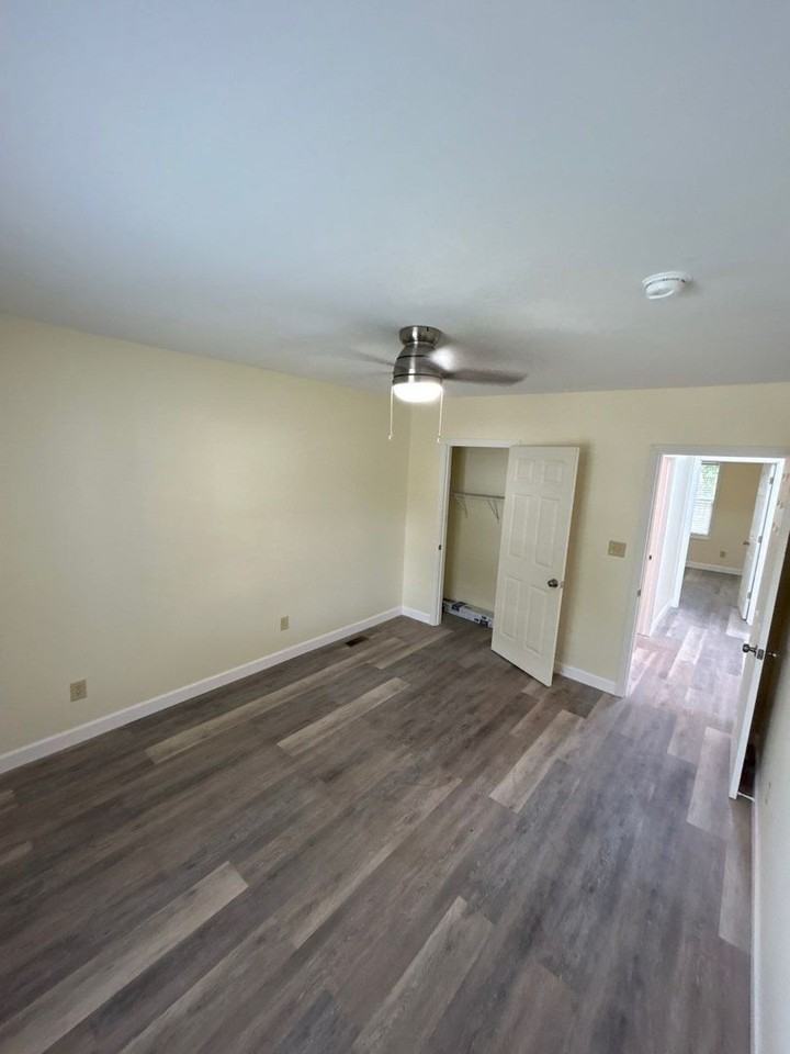 2103 Kossuth St - Photo 7 of 12