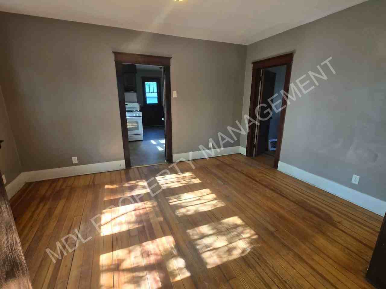 1715 Green St - Photo 6 of 12