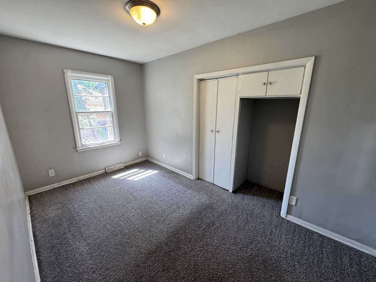 427 17th Ave - Photo 4 of 8