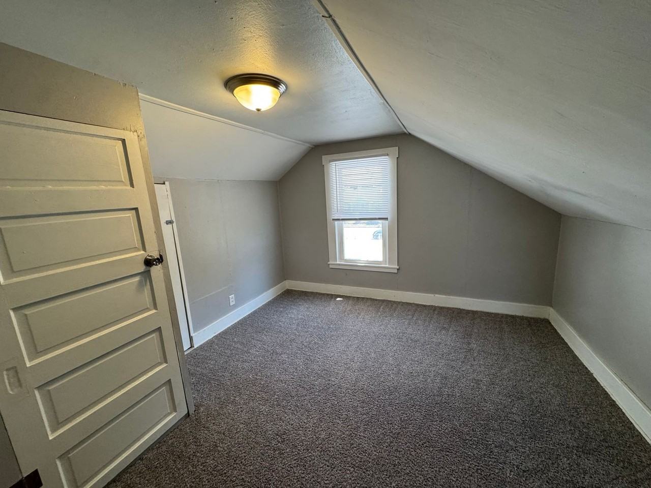 427 17th Ave - Photo 5 of 8