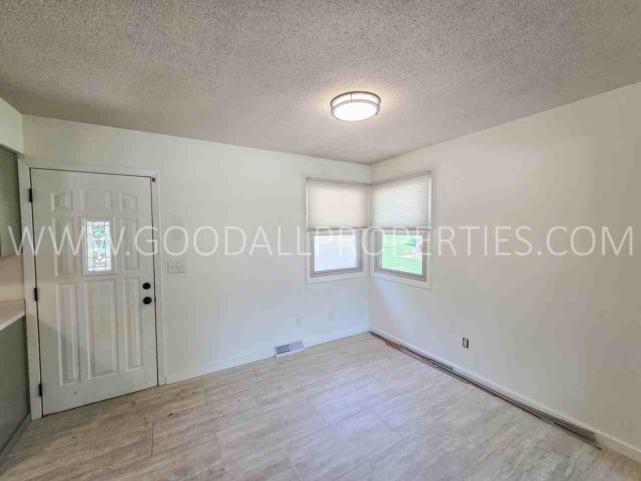 2908 78th St - Photo 3 of 22