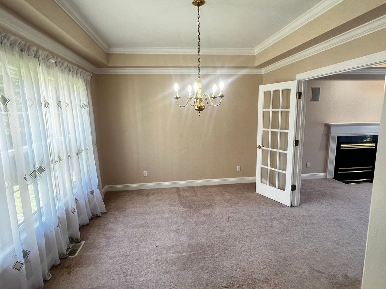 2708 Bayhill Dr - Photo 4 of 17