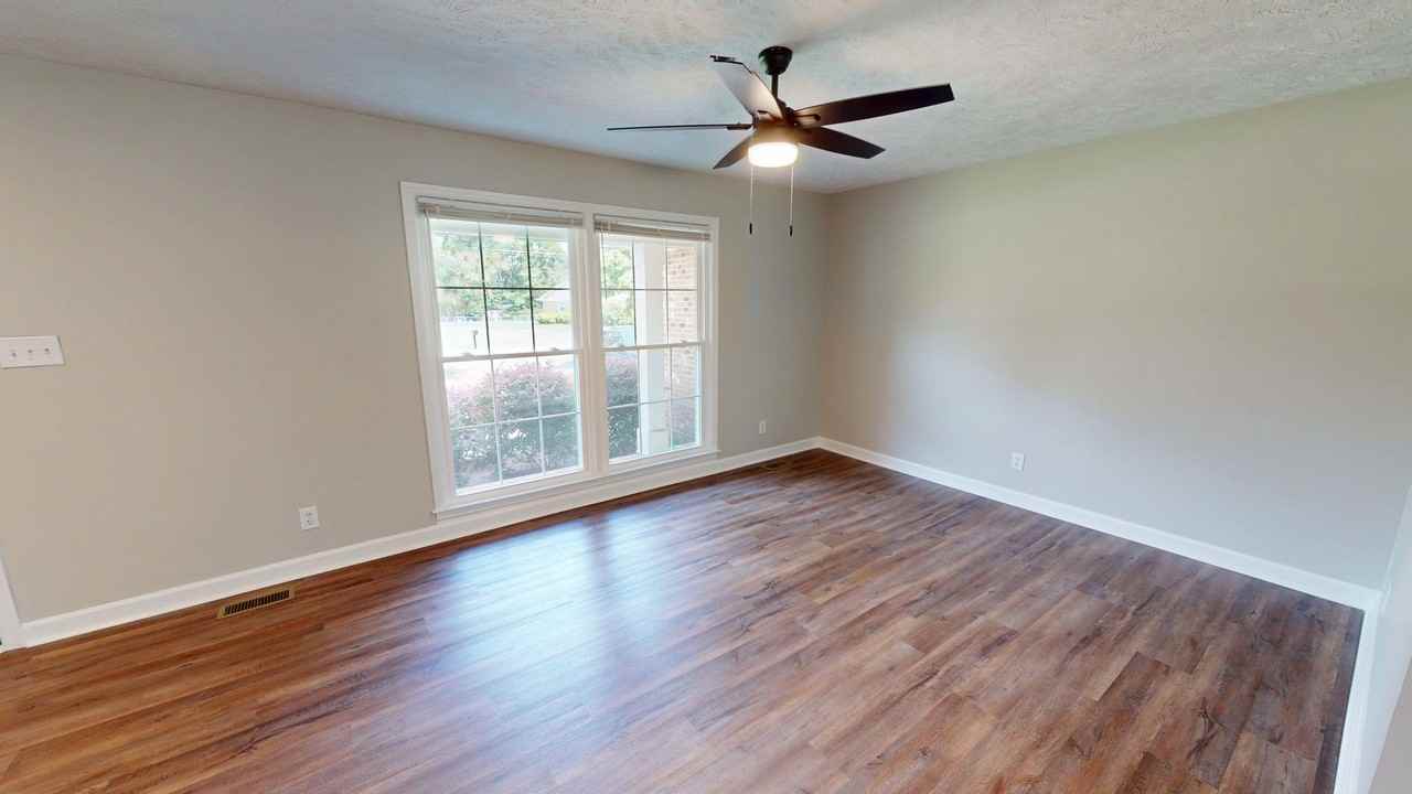 2610 Trenton Rd - Photo 4 of 28