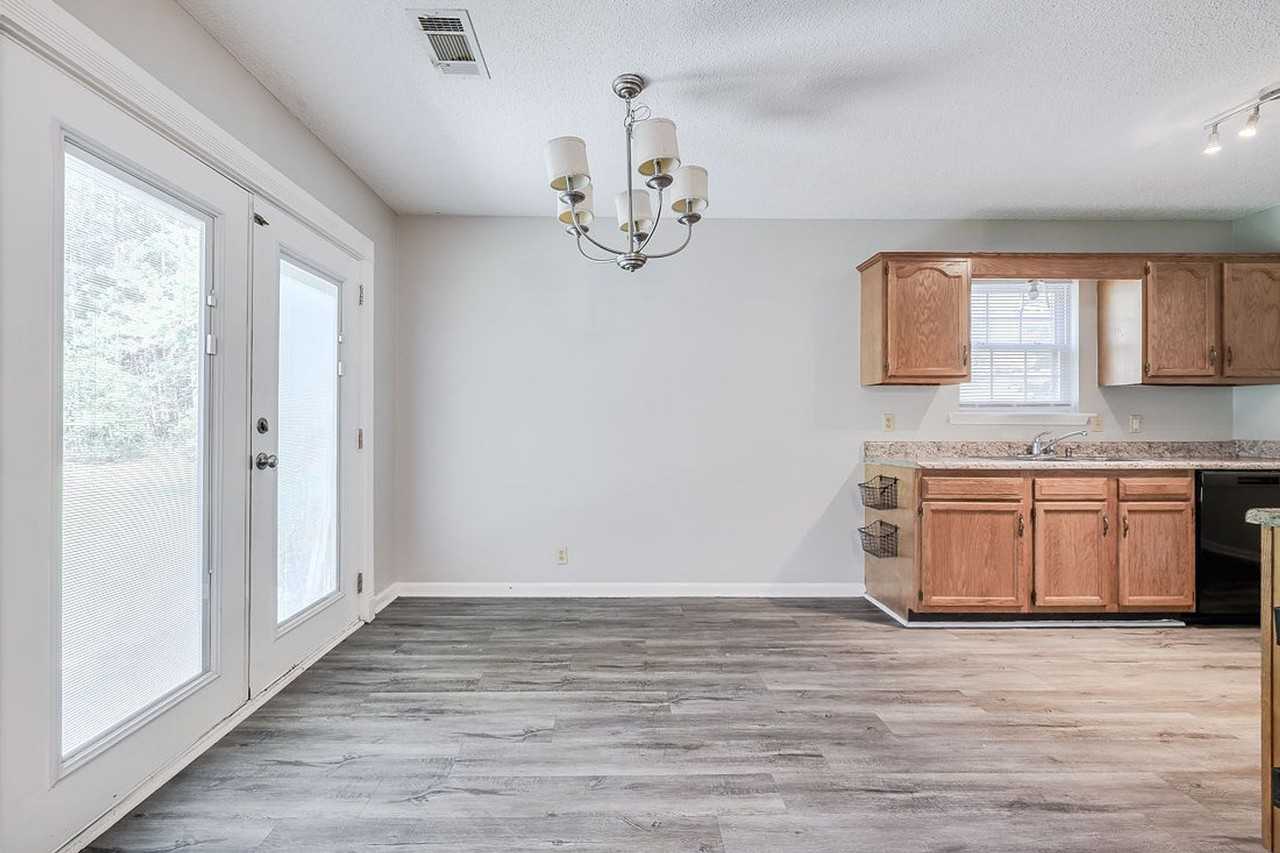 4903 Mccall Rd - Photo 2 of 30