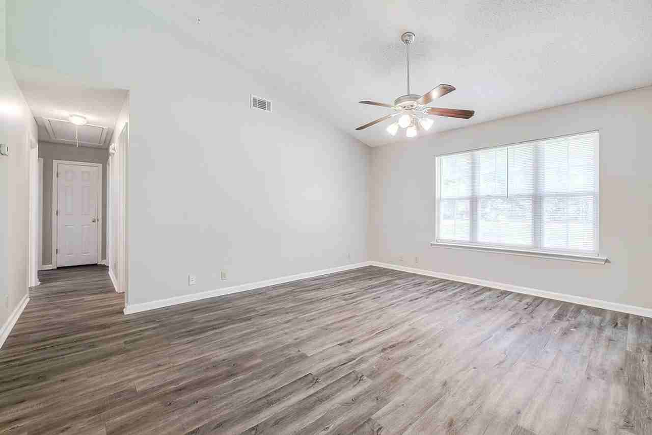 4903 Mccall Rd - Photo 4 of 30