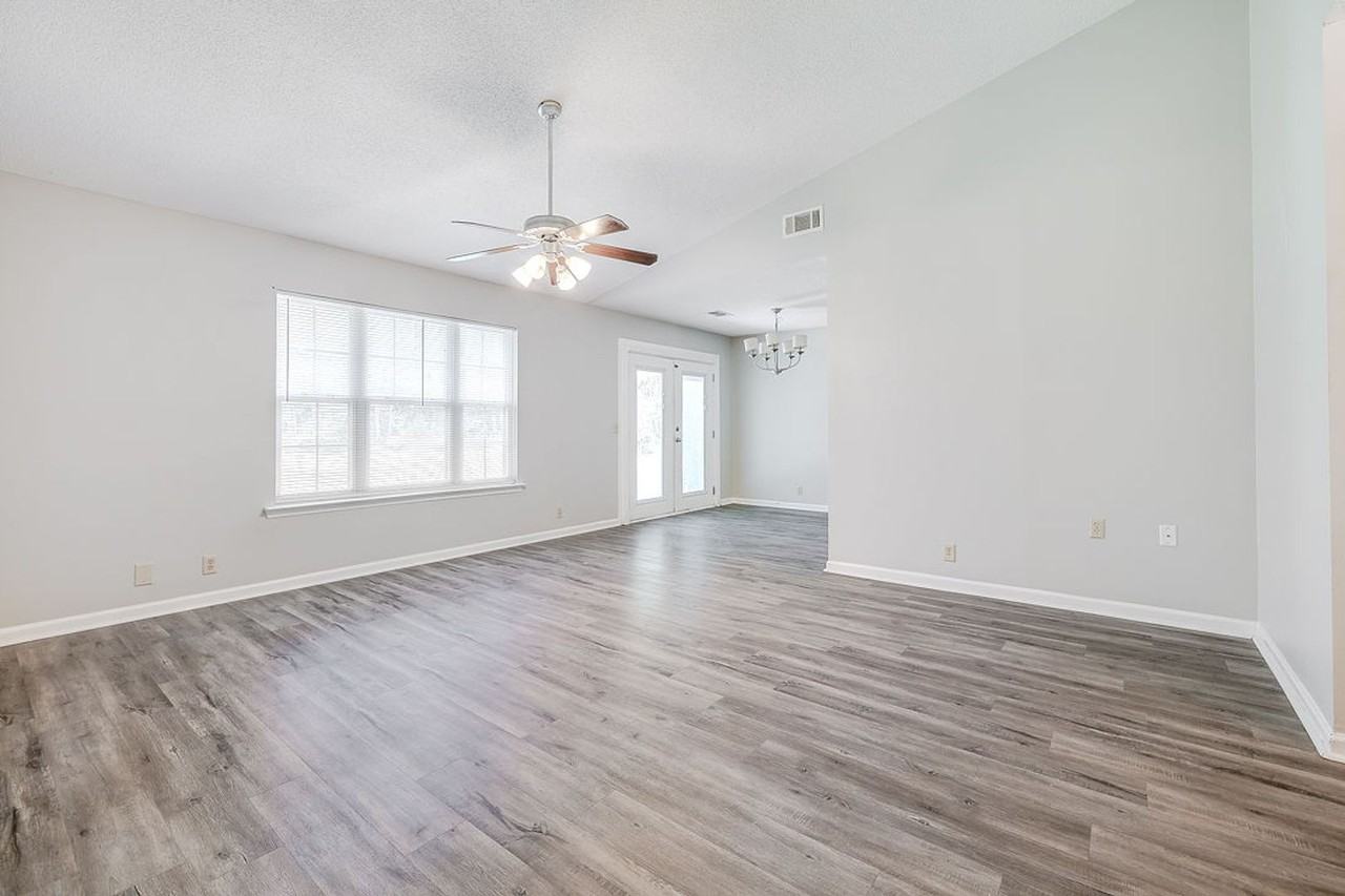 4903 Mccall Rd - Photo 5 of 30
