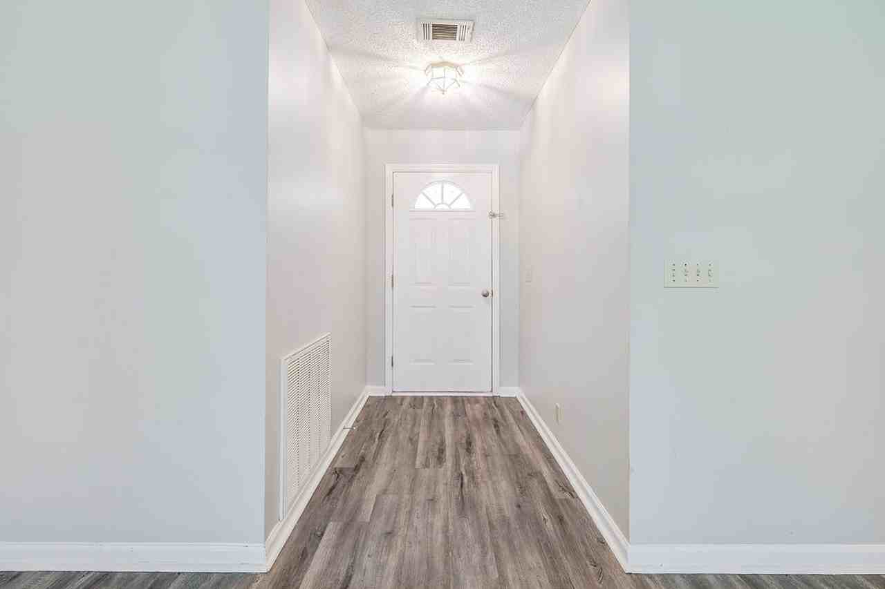 4903 Mccall Rd - Photo 6 of 30