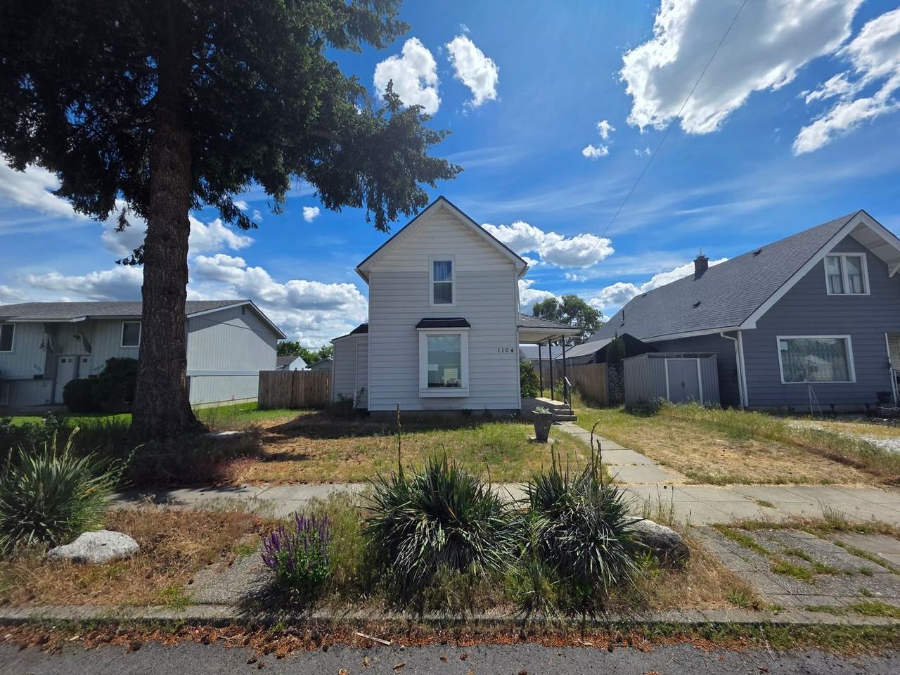 1104 E Rockwell Ave - Photo 2 of 16
