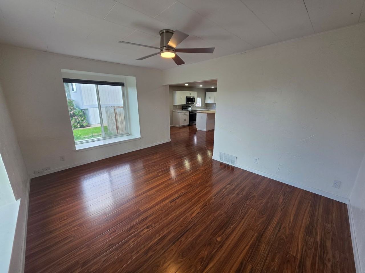 1104 E Rockwell Ave - Photo 4 of 16