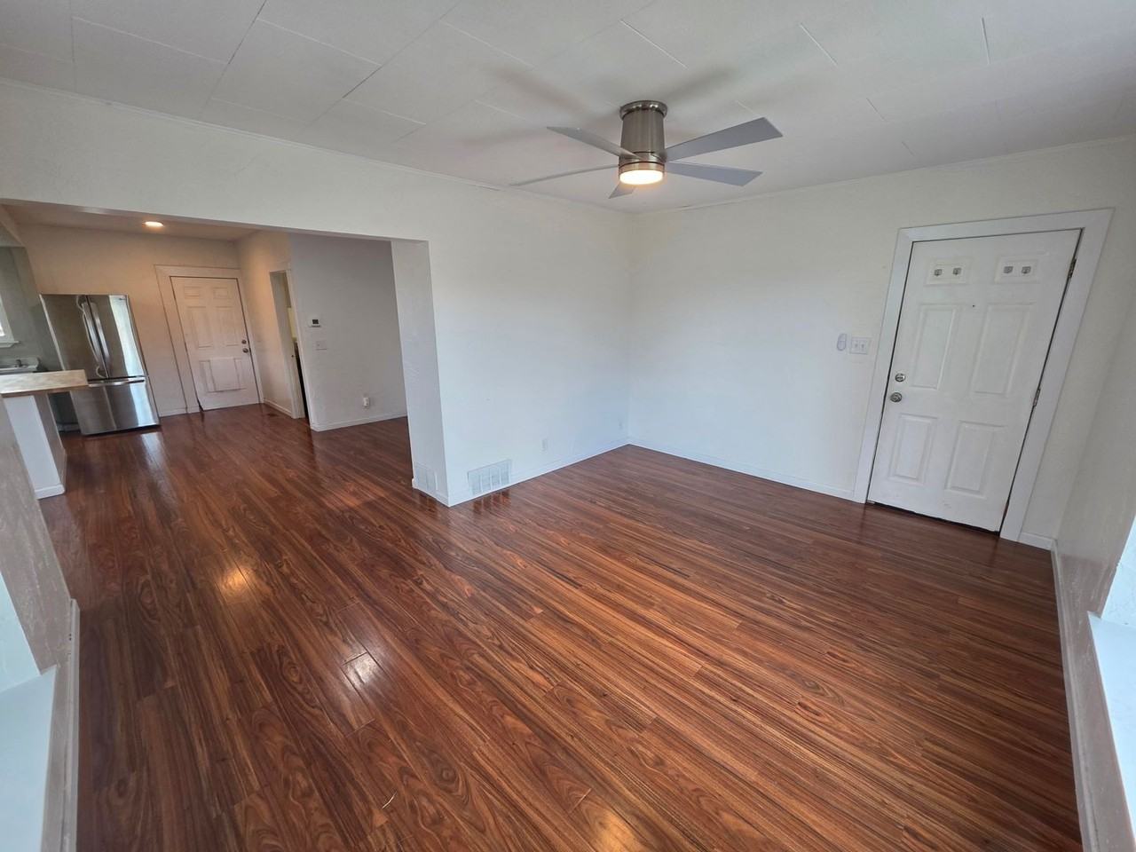 1104 E Rockwell Ave - Photo 5 of 16