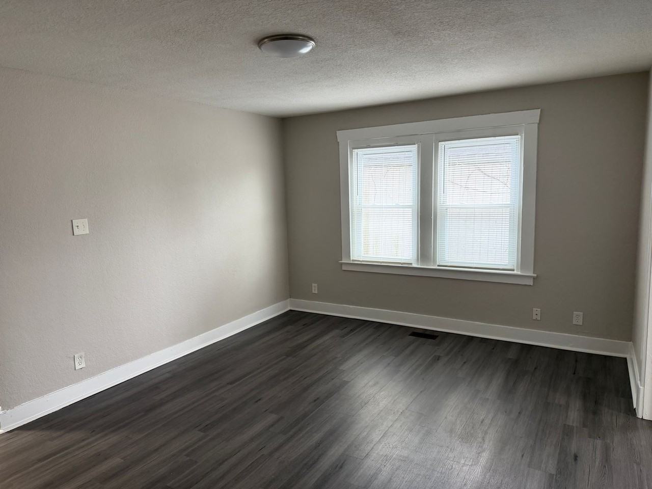 151 A View Ave - Photo 4 of 11