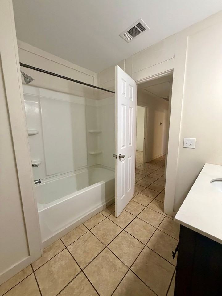 508 Green St - Photo 3 of 28
