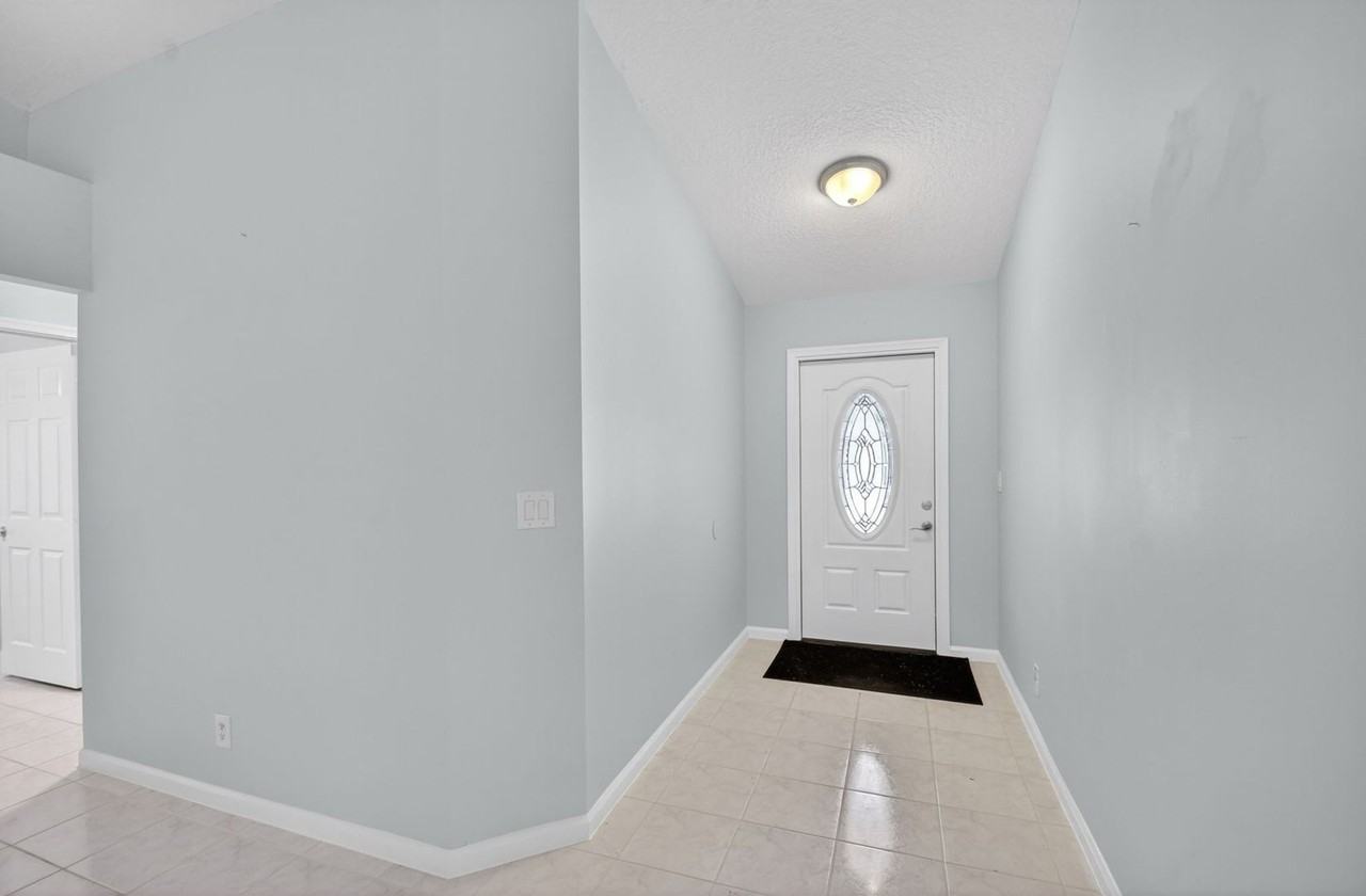 1080 Salmon Isle - Photo 7 of 36