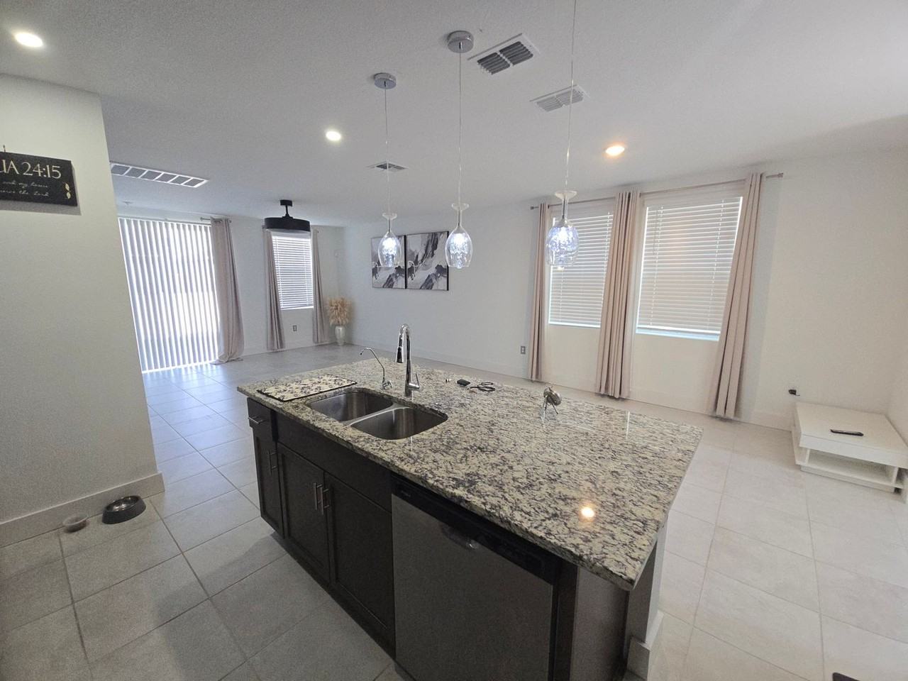 4450 Rapallo Ave - Photo 7 of 23