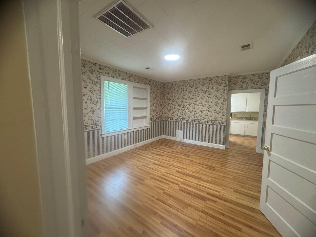 916 N Brickyard Rd - Photo 2 of 21
