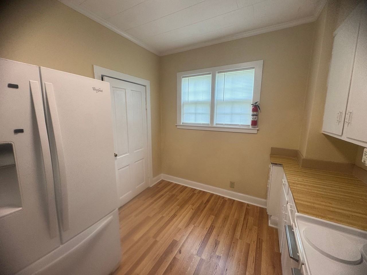 916 N Brickyard Rd - Photo 4 of 21