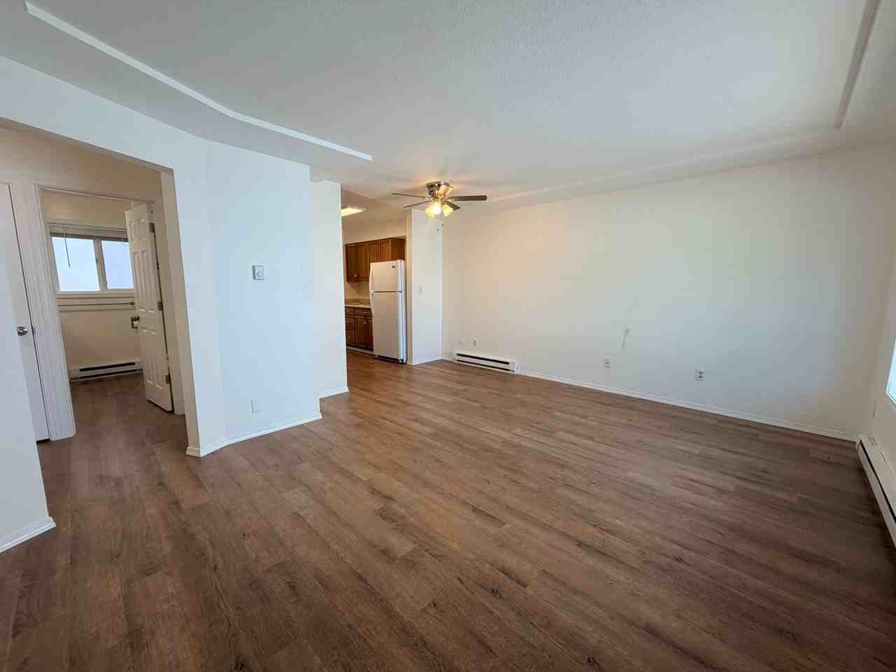 525 Ne 113th Ave - Photo 3 of 16