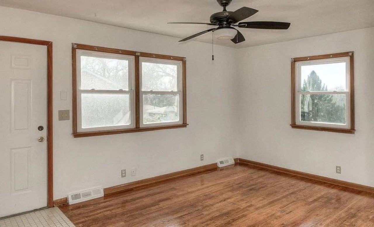 5803 S 50th St - Photo 2 of 12